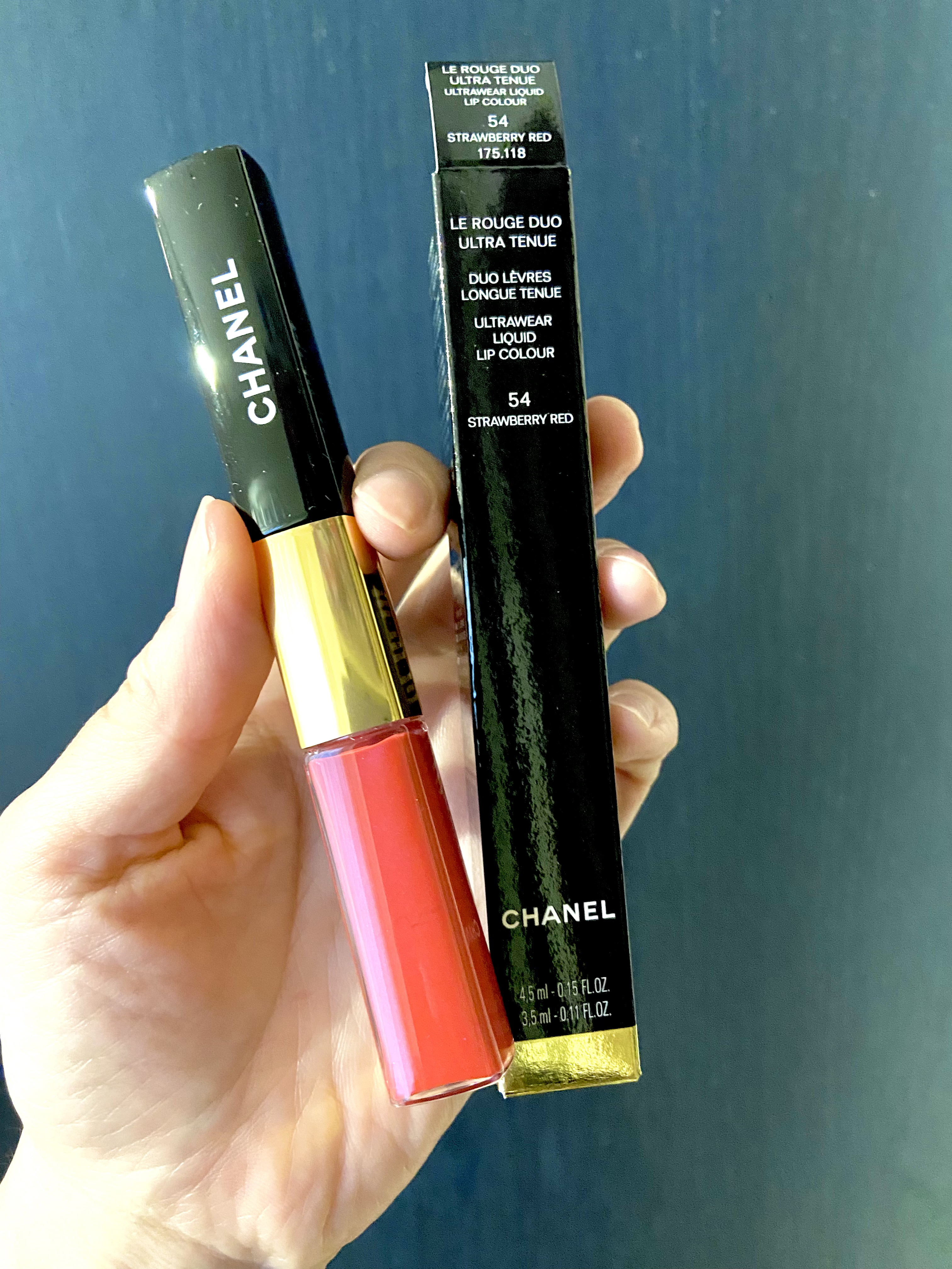 ル ルージュ デュオ ウルトラ トゥニュ 54 ストロベリー レッド/CHANEL/口紅を使ったクチコミ（1枚目）