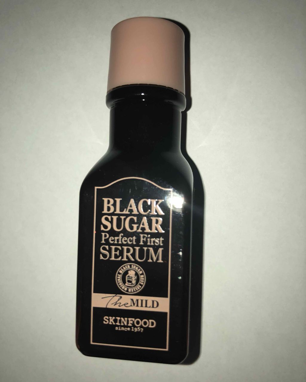 ブラックシュガー パーフェクト ファーストセラム  ザ・エッセンシャル/SKINFOOD/美容液を使ったクチコミ（1枚目）