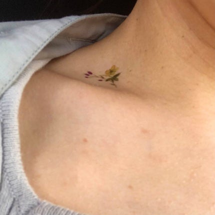 ゆー on LIPS 「こんにちは今日は、夏休みの今だから使えるlatticeのタトゥ..」(4枚目)