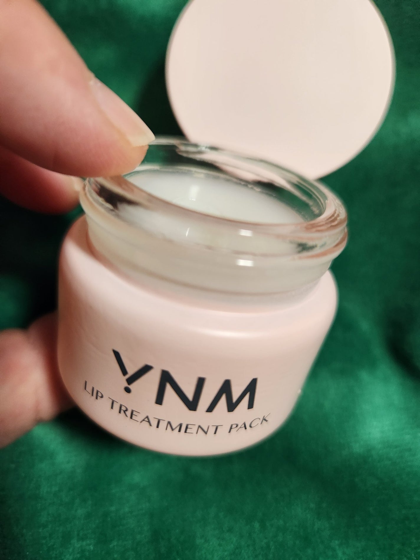 むぅ on LIPS 「#リップ #保湿 #YNMリップトリートメントパック寝る前に塗..」(2枚目)