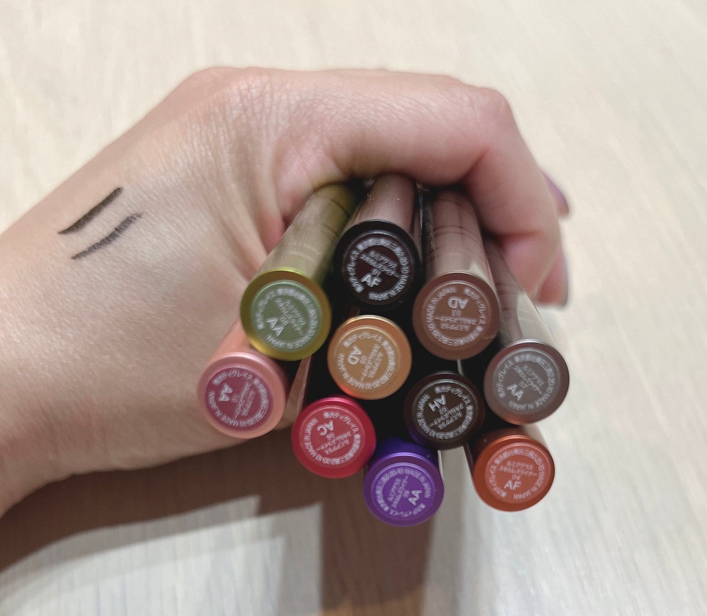 スキルレスライナー/LUMIURGLAS/リキッドアイライナーを使ったクチコミ(4枚目)