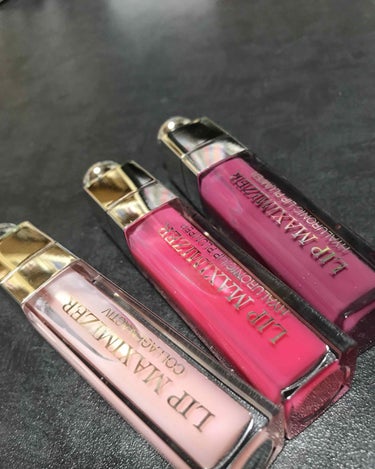 Dior 
アディクト リップ マキシマイザー

左から、001、007、008のカラーです。

001はほとんど色がつかないので、他の口紅と重ねて使うことが多いです。

これを使っていると、唇を女性に