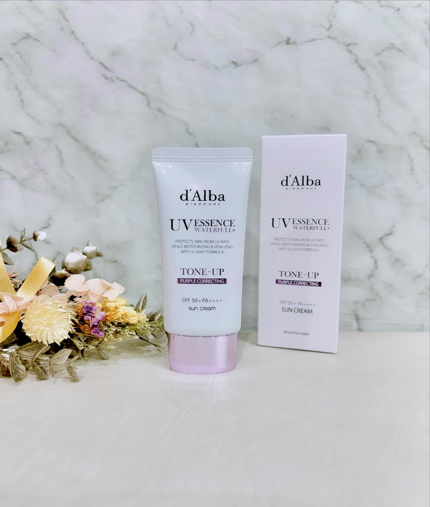 コントロールカラーで肌のくすみをカバーしながら透明感を引き立ててくれる優れモノ💓
混合UVカット✖️化粧下地😌☀️
⁡
【 d’Alba 】
＠dalba_japan
⁡
【ダルバ トーンアップ サンクリーム（パープル）】50ml

 