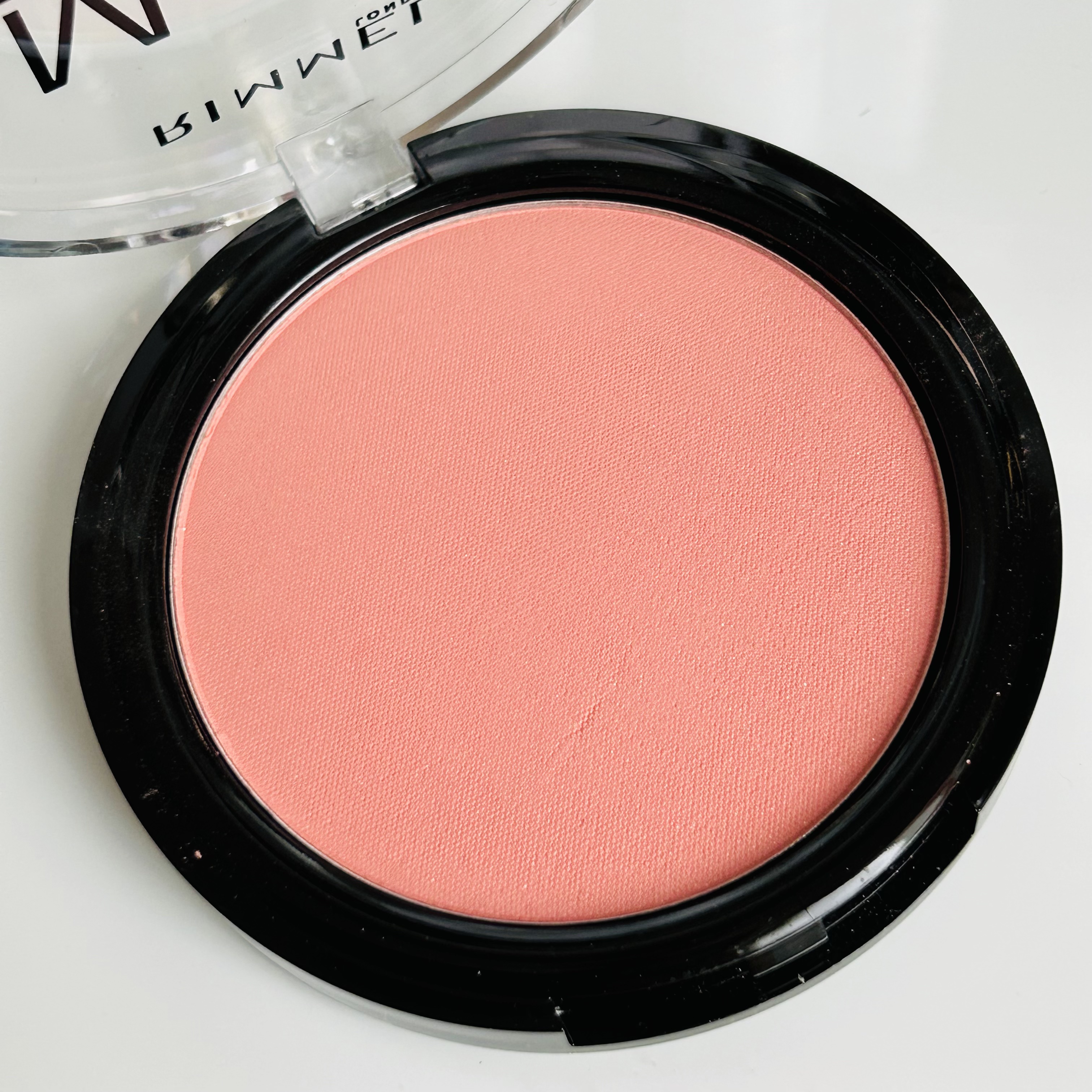 マキシブラッシュ 001 /リンメル ロンドン/パウダーチークを使ったクチコミ（2枚目）