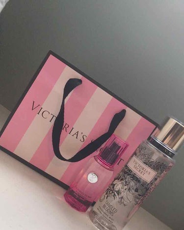 フレグランスミスト/victoria's secret (ヴィクトリアズシークレット)/香水(レディース)を使ったクチコミ（1枚目）