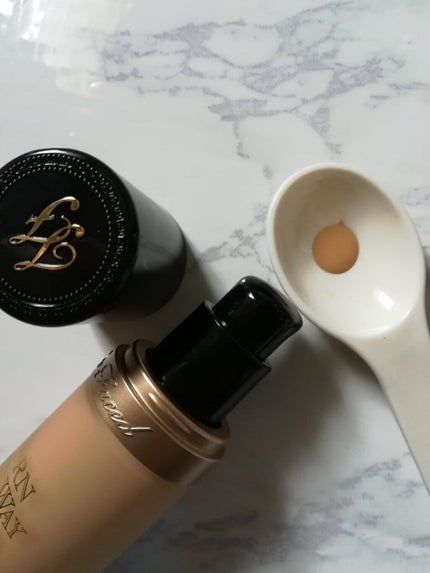 ボーン ディス ウェイ アンディテクタブル 24H マット ファンデーション/Too Faced/リキッドファンデーションを使ったクチコミ(2枚目)