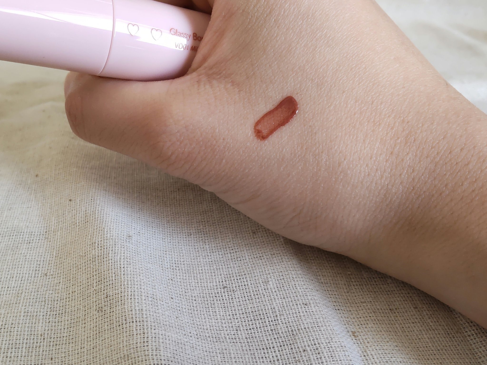 アンドバイロムアンド　グラッシーボムティント/&nd by rom&nd/リップティントを使ったクチコミ（3枚目）