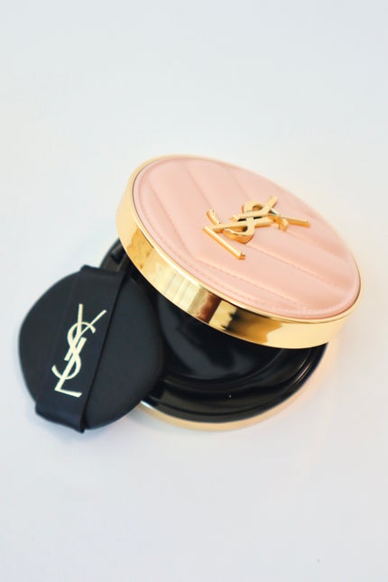 ラディアント タッチ グロウパクト B20 / YVES SAINT LAURENT ラディアント タッチ グロウパクト B20 / YVES SAINT LAURENT