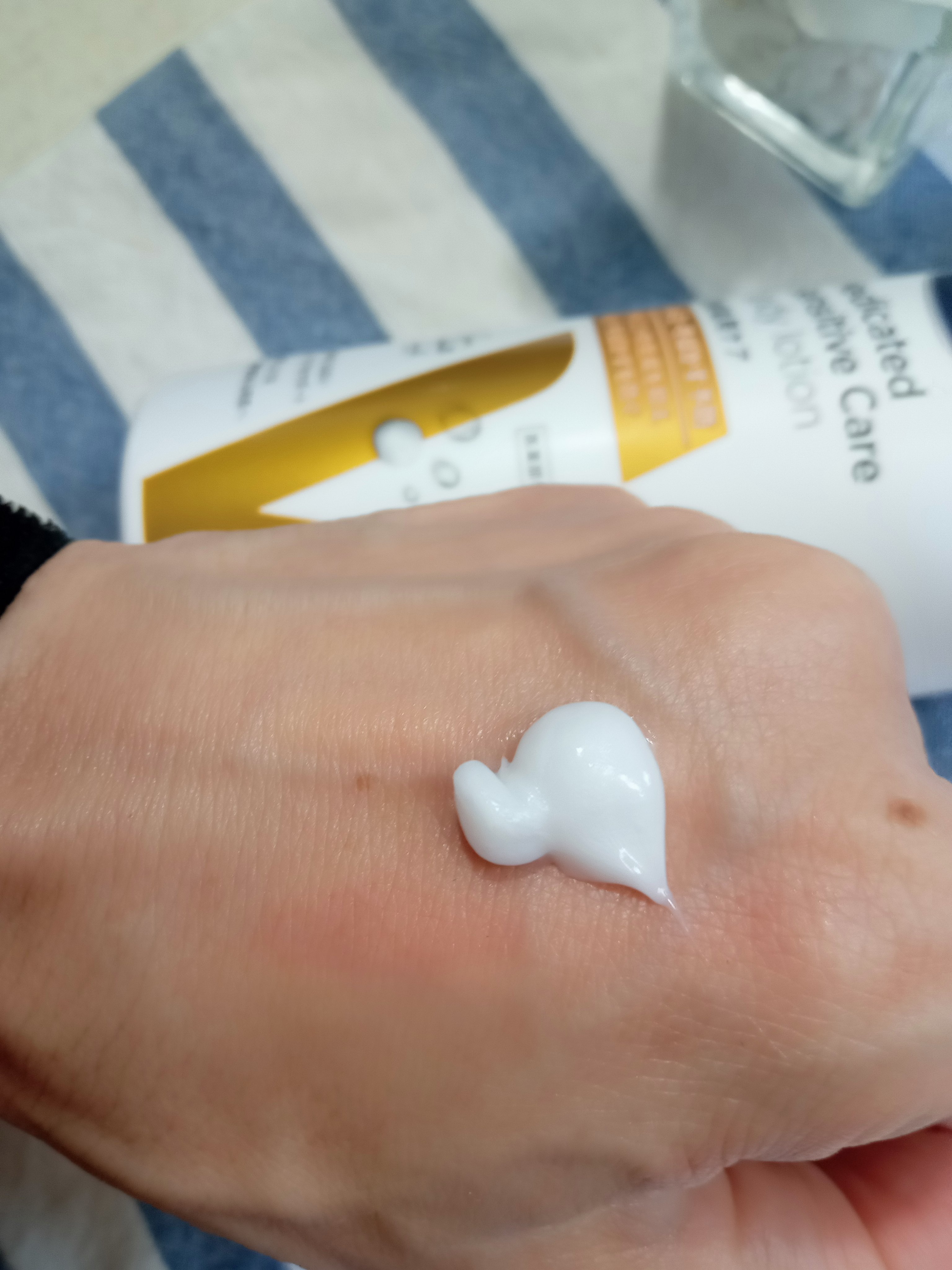 メディケイティッド センシティブケア ボディローション 美肌ケア【医薬部外品】/ヴァセリン/ボディローションを使ったクチコミ（2枚目）