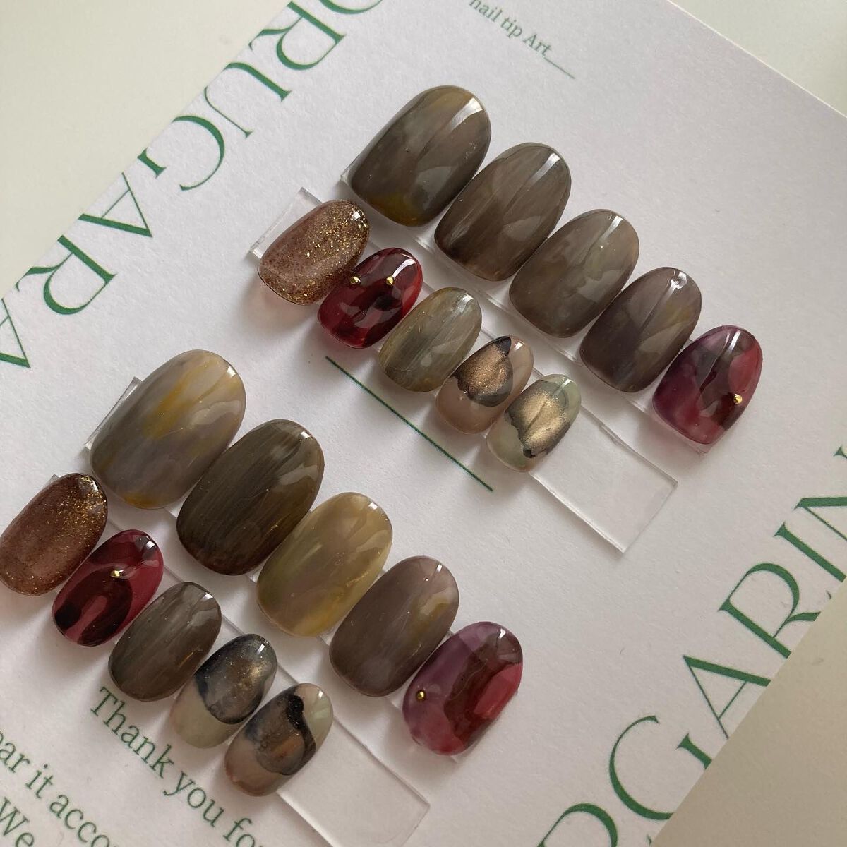 OROR on LIPS 「🏺🎴⚫️✔️#ネイル#ネイルチップ #ネイルチップ販売 #ニュ..」(1枚目)