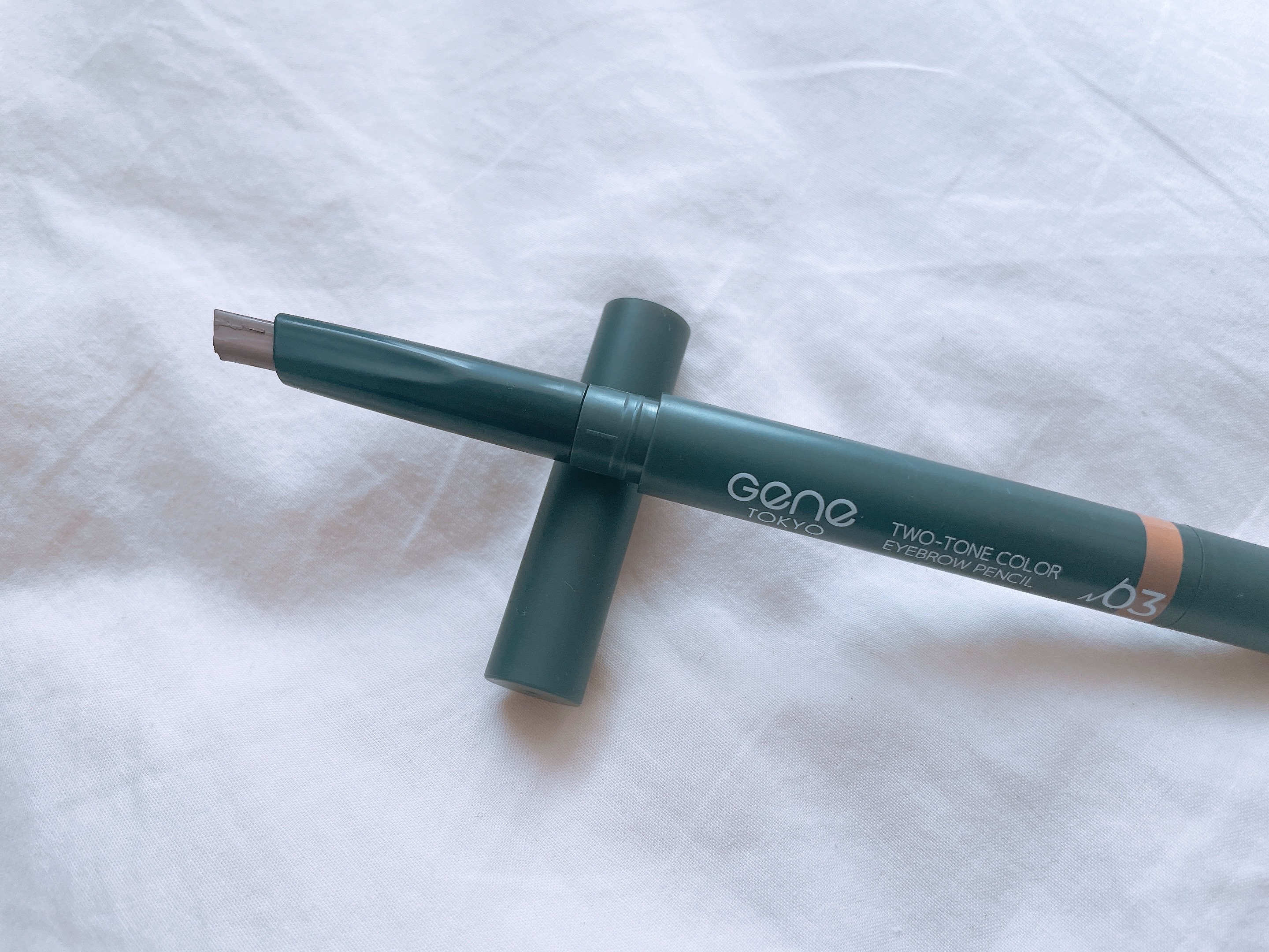 ツートンカラーアイブロウペンシル 03 明るいブラウンの髪に/GENE TOKYO/アイブロウペンシルを使ったクチコミ（3枚目）