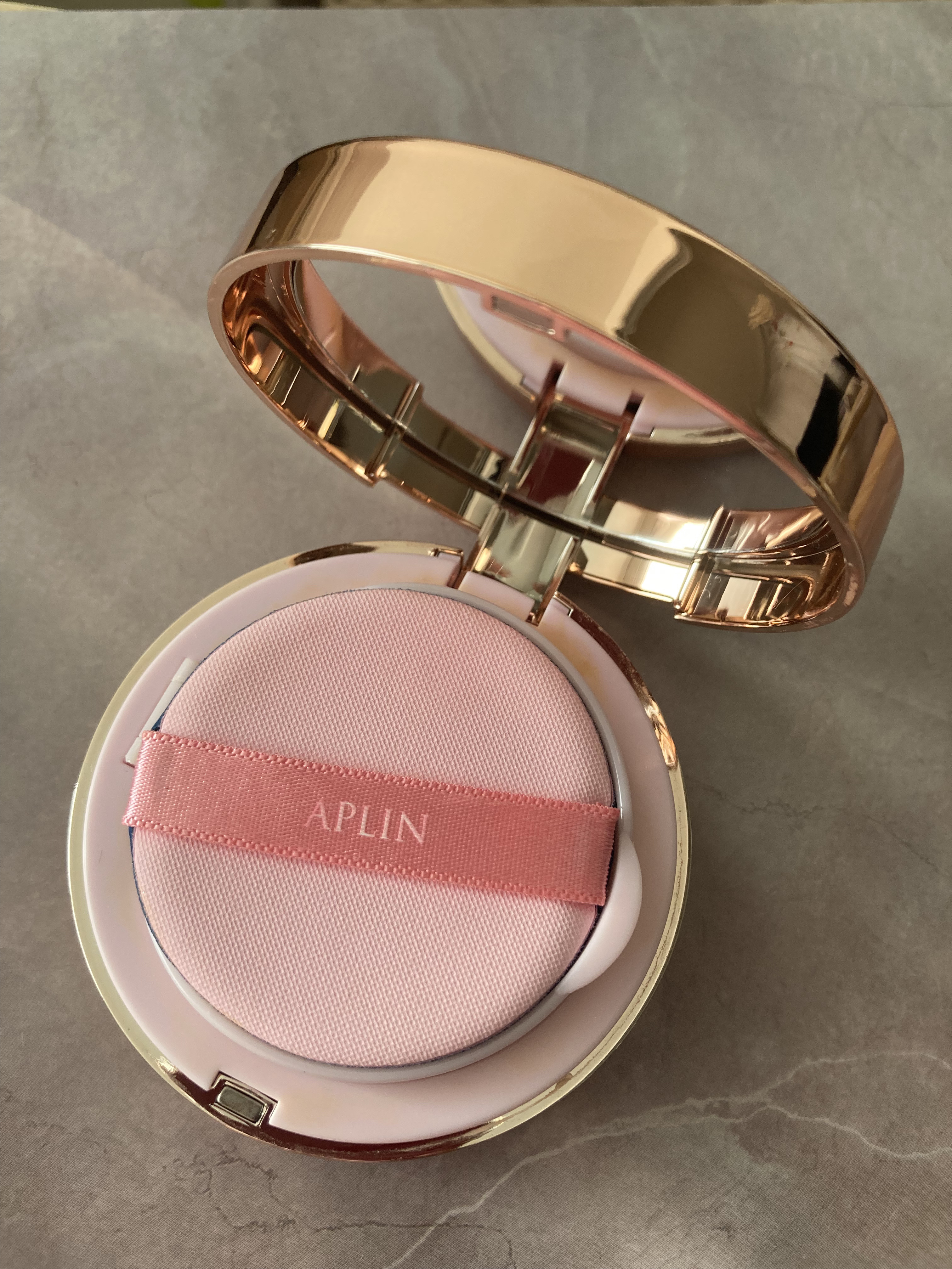 ピンクティーツリーカバーアップグロウクッション 23号 ウッディベージュ/APLIN/クッションファンデーションを使ったクチコミ（2枚目）