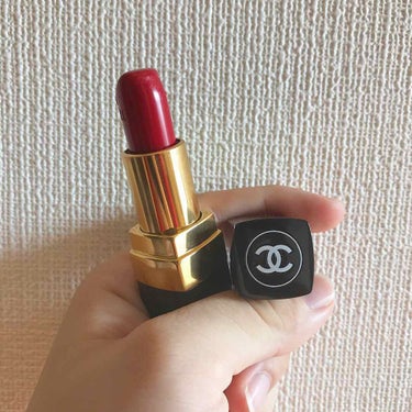 CHANEL ROUGE COCO💄
No.444 GABRlELLE
鮮やかな真っ赤！！！
マットじゃなくてスルスルぬれるし
細かいラメ感が可愛い上品！
唇荒れる事もなく色持ちもそこそこ良かった❤︎
