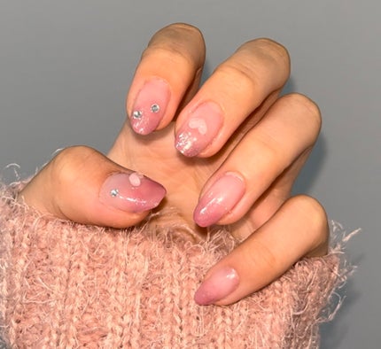 セリア ミラーパウダーのクチコミ「百均のネイルだけで作る激かわピンクグラデネイル🩷🩷
────────────
百均のジェル.....」(2枚目)