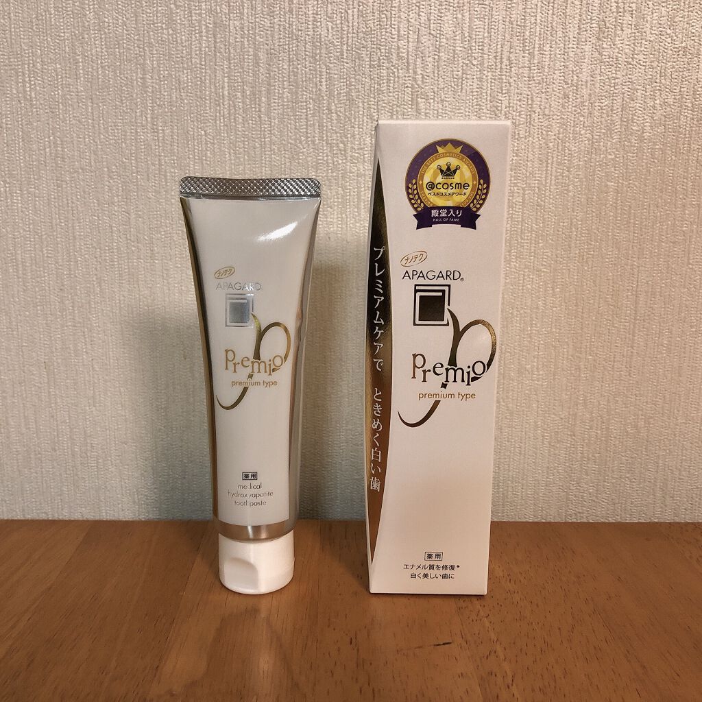 《アパガード プレミオ》

ホワイトニングできる歯磨きをどれがオススメなのか色んなクチコミを見て探した所、この商品が出てきて、この商品を数ヶ月使い続けたら少しずつ白くなったって言う声が多く、歯医者行かなくても白くなれるなら…と思い買ってみま