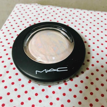 MAC 
❤︎ミネラライズスキンフィニッシュ
❤︎❤︎ライトスカペード


評判いいと聞いて購入😍🌸 ．

初めてつけたときに
さすがとおもった！

自然なツヤ感で
ぎらぎらしすぎないところが
好きです