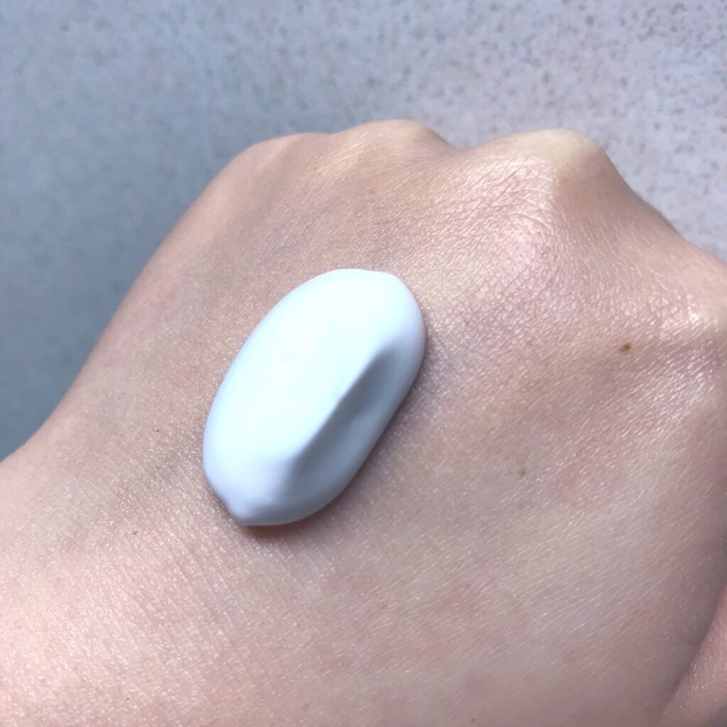 レーヌブランシュ イルミネイティングクレンジングフォーム/L'OCCITANE/泡洗顔を使ったクチコミ（3枚目）