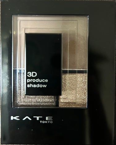 KATE3Dプロデュースシャドウ
GY-1

ずっと気になっていたものの、お値下げのタイミングで廃盤危機だ！と慌てて買いました🤣

絶妙なグレージュで彫り深い目元に！

ラメ、締め色が少し粉飛びしちゃう