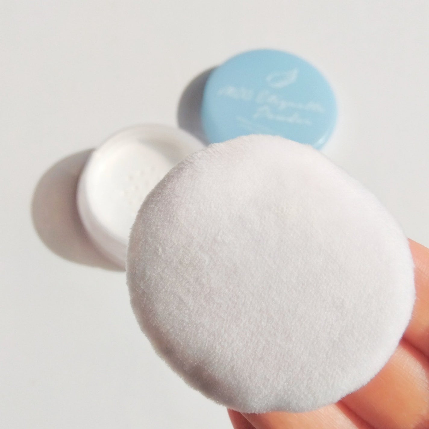 たみ →→フォロバ on LIPS 「MOCエチケットパウダー \汗のベタつきを抑えて サラ..」(3枚目)