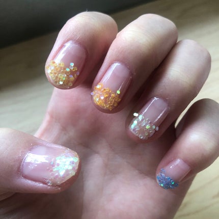 カラフルネイルズ/キャンメイク/マニキュアを使ったクチコミ(2枚目)