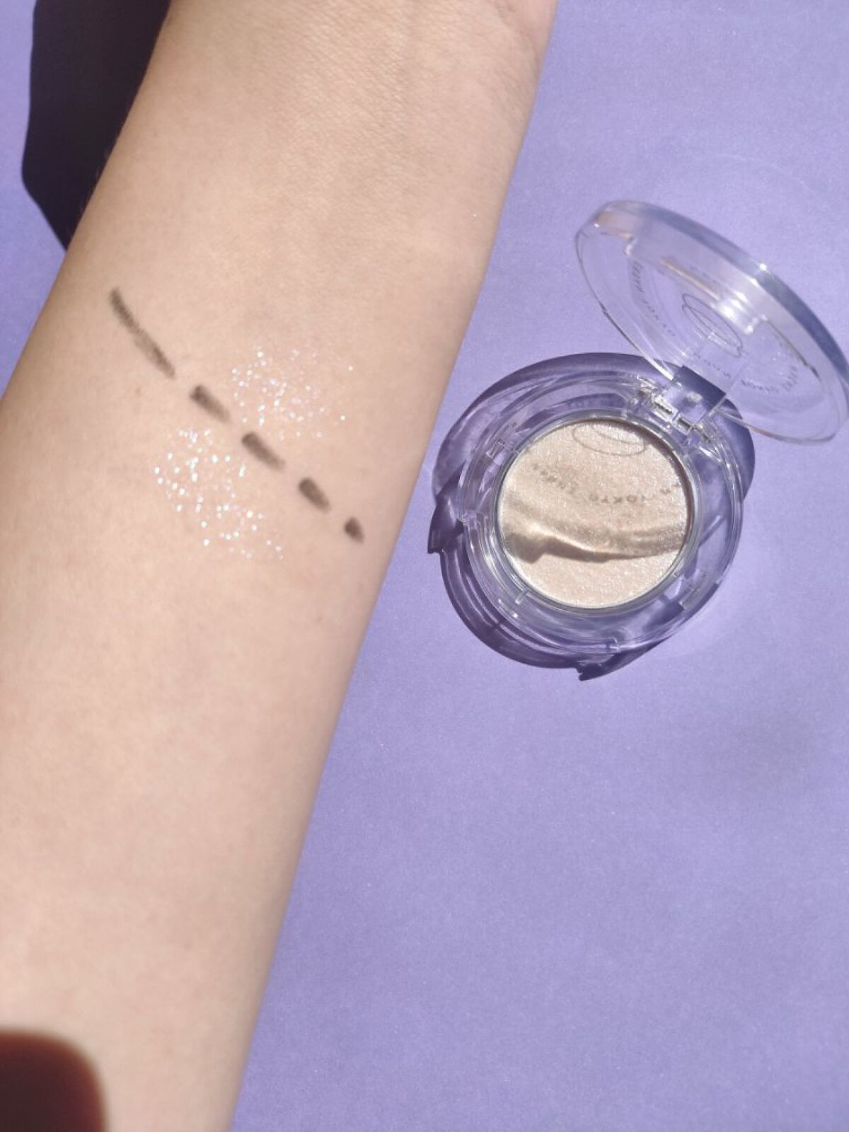 マルチグリッターカラー/ENBAN TOKYO/単色アイシャドウを使ったクチコミ(4枚目)