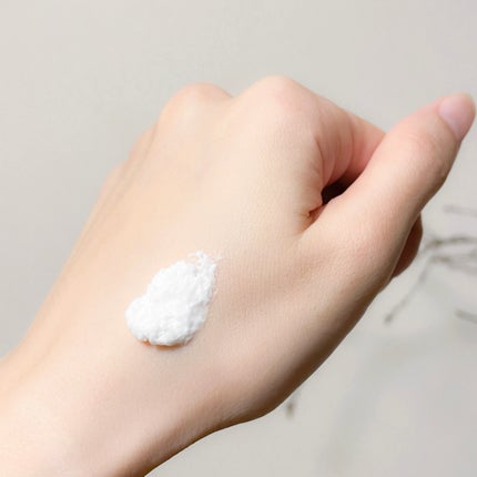 スパークリングリーフ スノーシア ハンドクリーム/L'OCCITANE/ハンドクリームを使ったクチコミ(4枚目)