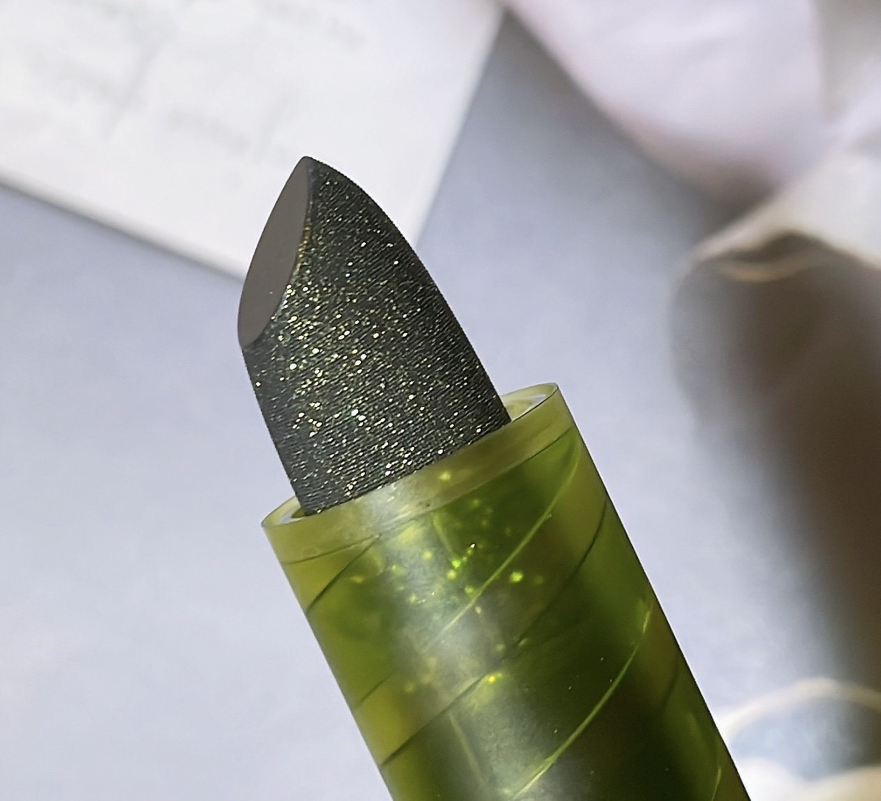 才能豊かな薬草学者のグリッター リップスティック/SHEGLAM/口紅を使ったクチコミ（3枚目）