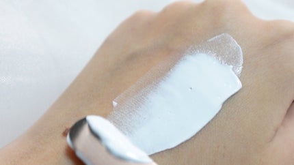 ホワイトニングドレストーンアップクリーム/COSNORI/化粧下地を使ったクチコミ(3枚目)