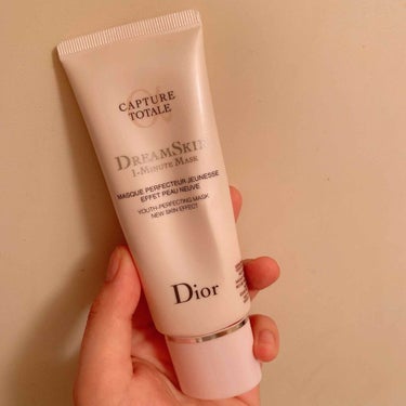 Dior 【旧】カプチュール トータル ドリームスキン 1ミニット マスクのクチコミ「お値段は少しお高めですが、少しの量で肌に馴染んで広がってくれるので長持ちはしてくれるのでよいと.....」（1枚目）