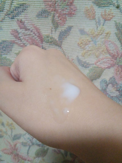 ニベア スキンミルク さっぱり やさしいフローラルの香り/ニベア/ボディミルクを使ったクチコミ(2枚目)