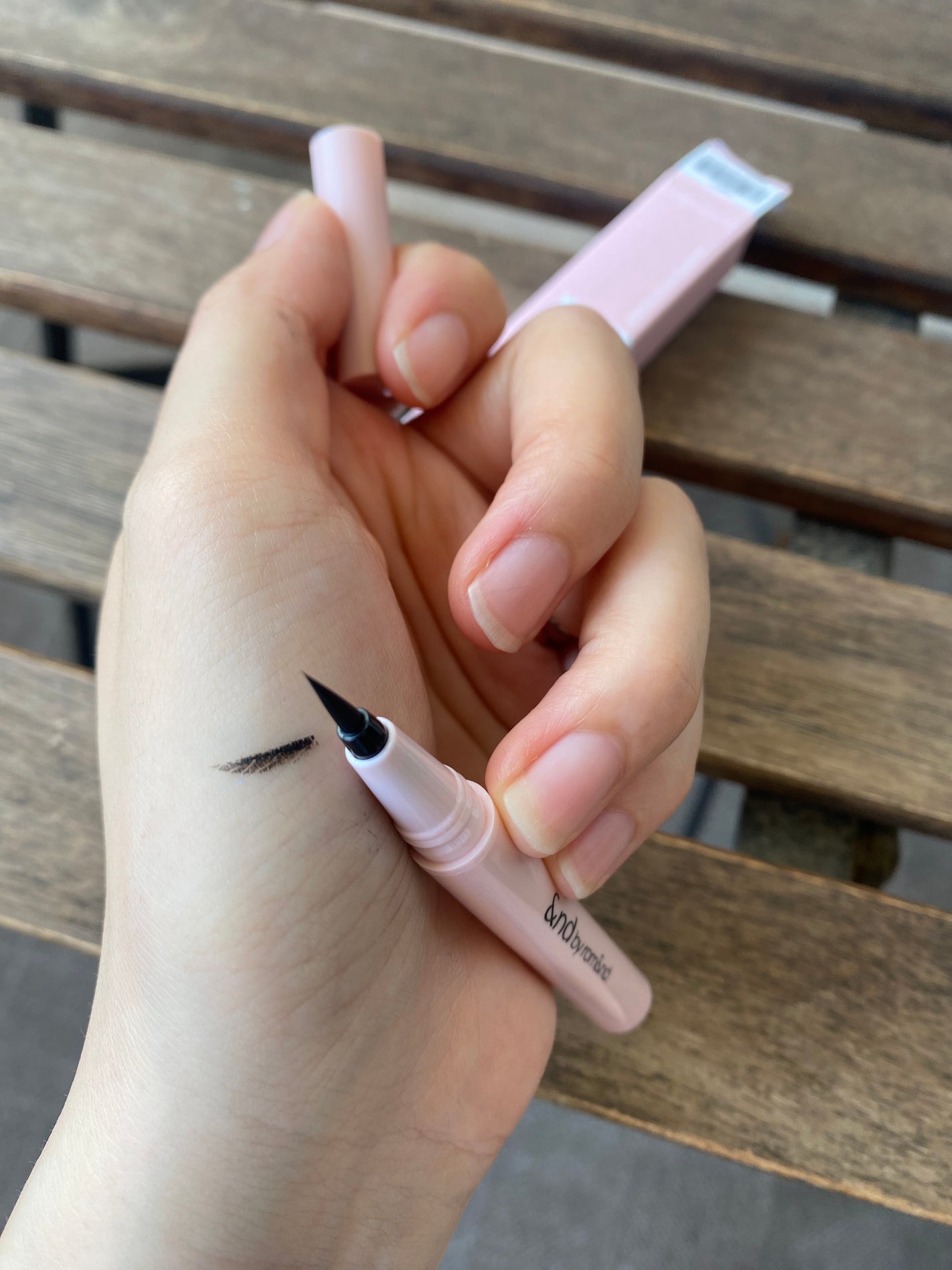 メロウドローアイライナー/&nd by rom&nd/リキッドアイライナーを使ったクチコミ(2枚目)