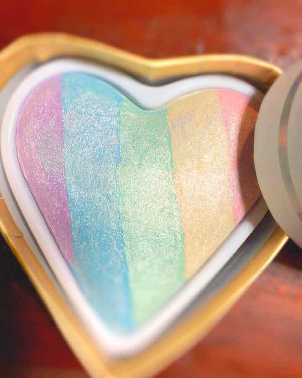 ハートハイライター ユニコーンハート/MAKEUP REVOLUTION/パウダーハイライトを使ったクチコミ(2枚目)