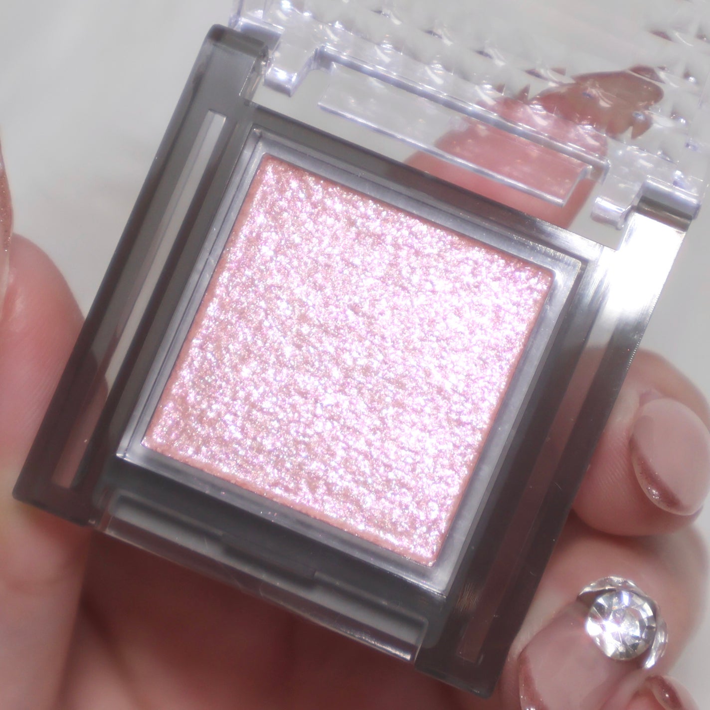 シングルシャイニーアイシャドウ/CEZANNE/アイシャドウを使ったクチコミ(1枚目)