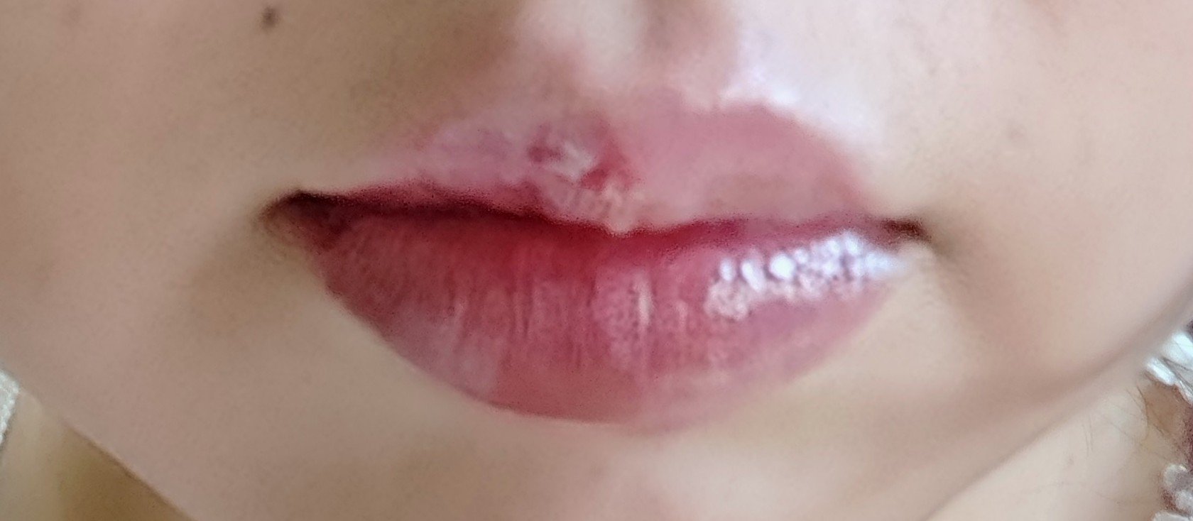 ミッドサマーフェアリーテイルズコレクション リップラッカー G05 Freesia/FlowerKnows/リップグロスを使ったクチコミ（2枚目）