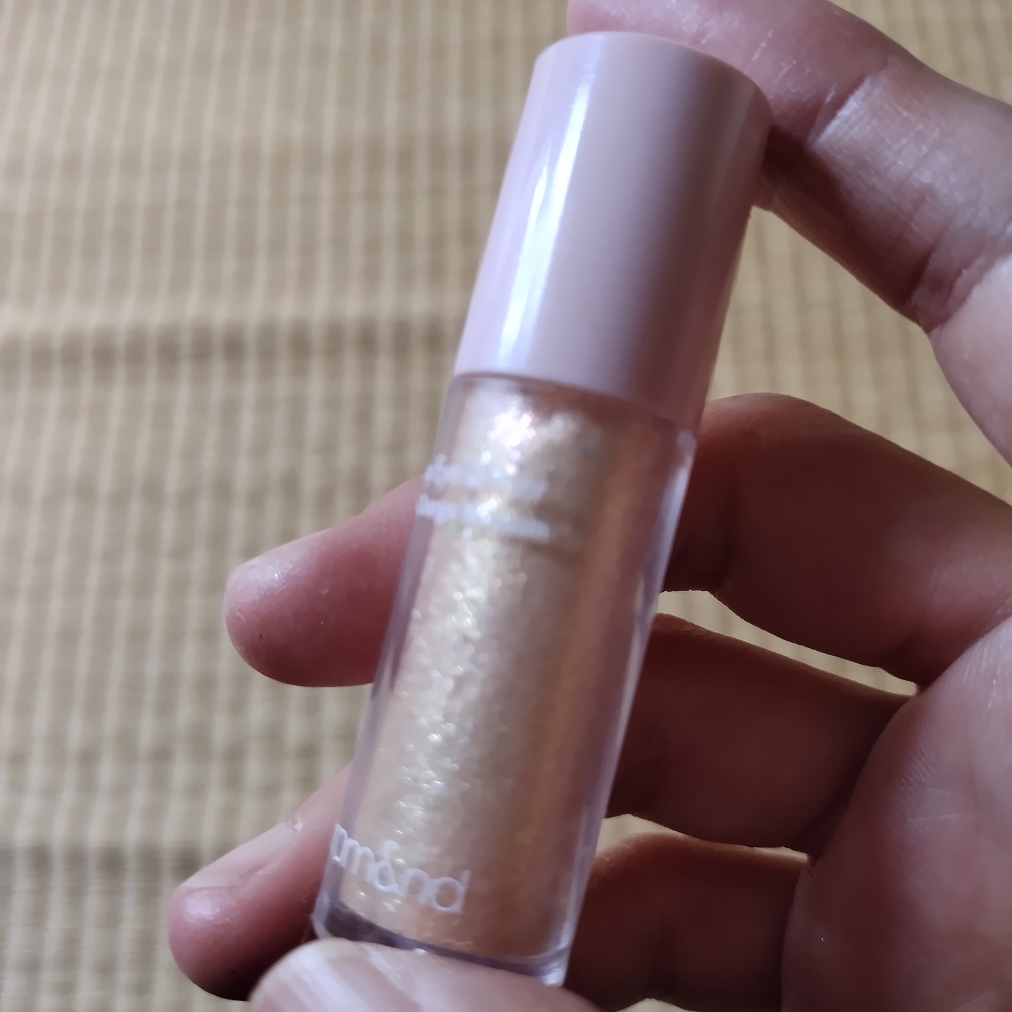 アンドバイロムアンド　グラッシーアイグリッター/&nd by rom&nd/グリッターを使ったクチコミ（2枚目）