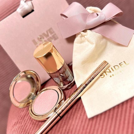 SNIDEL BEAUTY スナイデル ホリデー メイクアップ コフレ 2022のクチコミ「⑅
SNIDEL BEAUT @snidelbeauty
ホリデー メイクアップ コフレ 2.....」(1枚目)