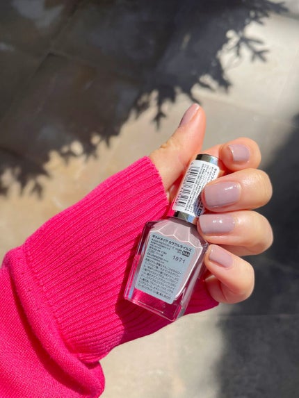 カラフルネイルズ N44 シックグレー/キャンメイク/マニキュアを使ったクチコミ(3枚目)