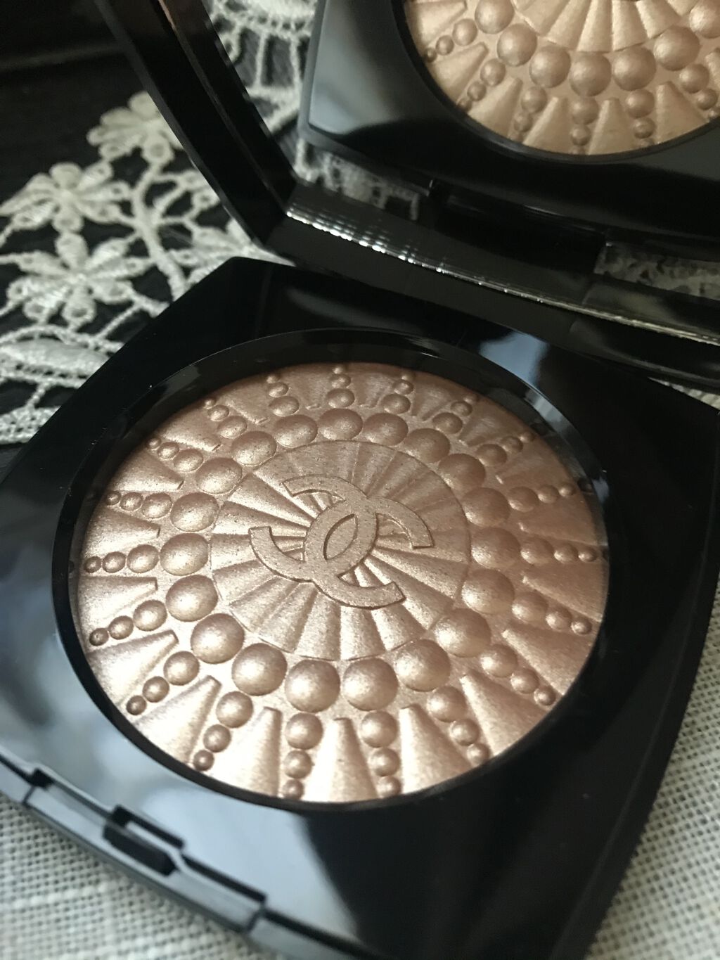 ペルル ドゥ ルミエール /CHANEL/パウダーハイライトを使ったクチコミ（2枚目）