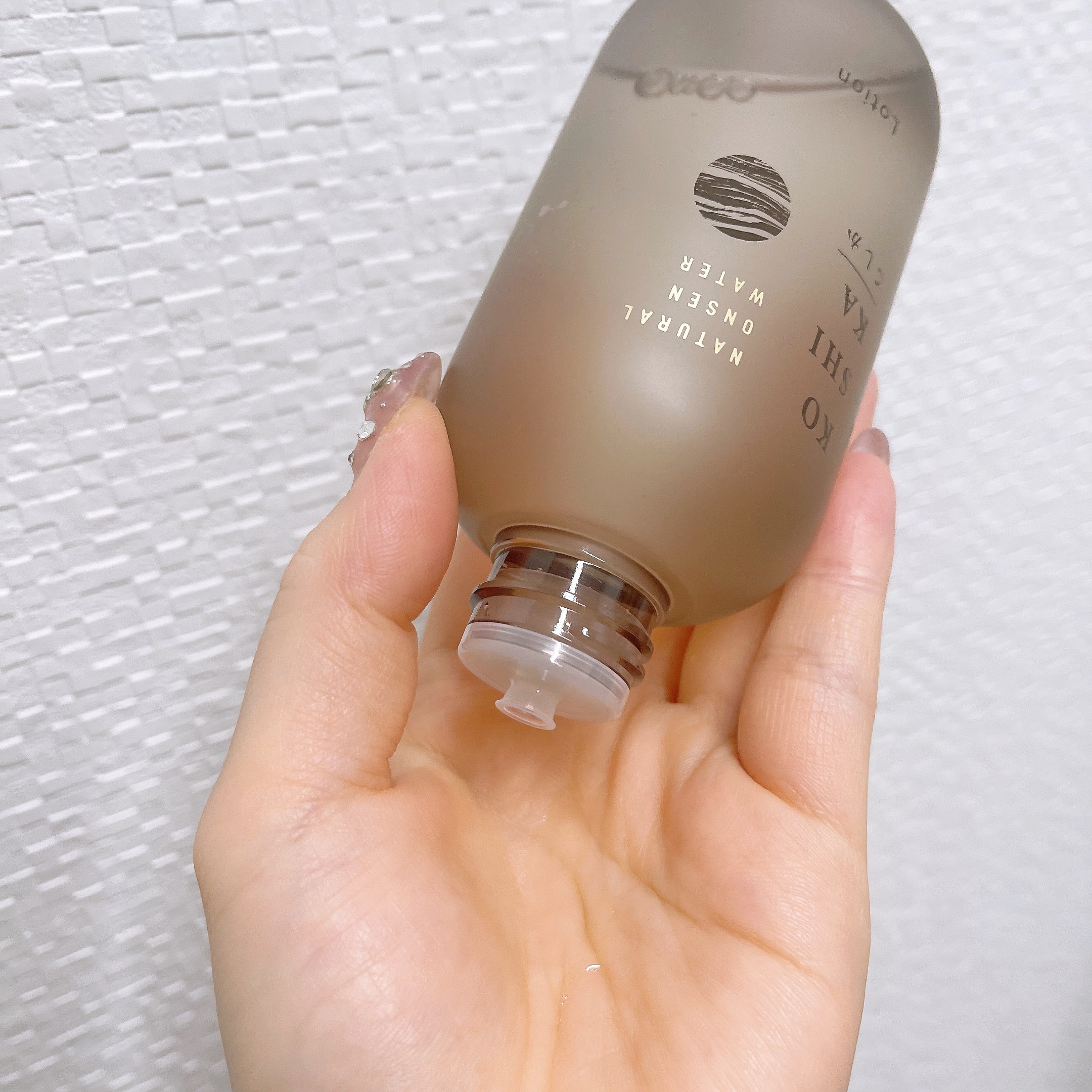 KO SHI KA | こしか ジェルのクチコミ「化粧水はサラッとしていて
瑞々しいテクスチャーで使いやすく♡

ミルクは!!
伸びもよく軽いつ.....」（2枚目）