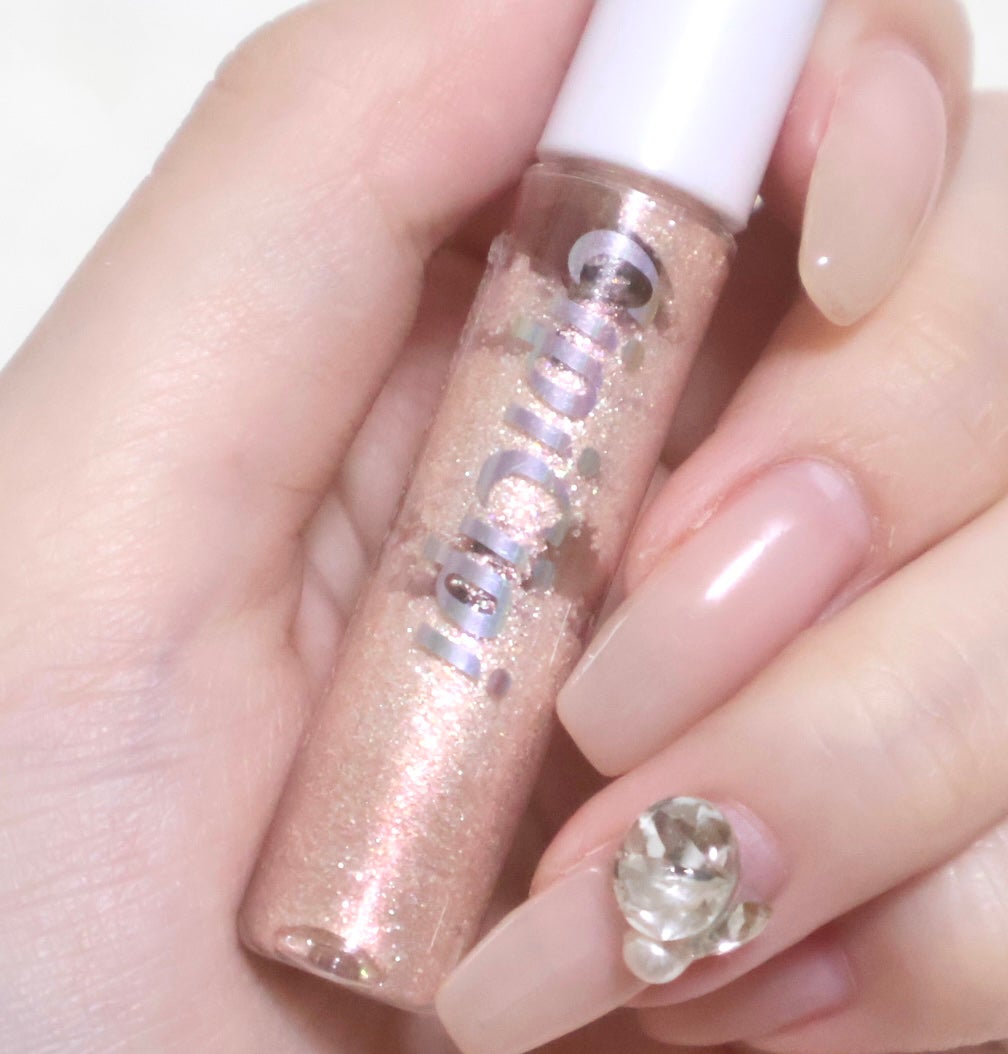 グリッター イルミネーションライナー R/CipiCipi/リキッドアイライナーを使ったクチコミ(1枚目)