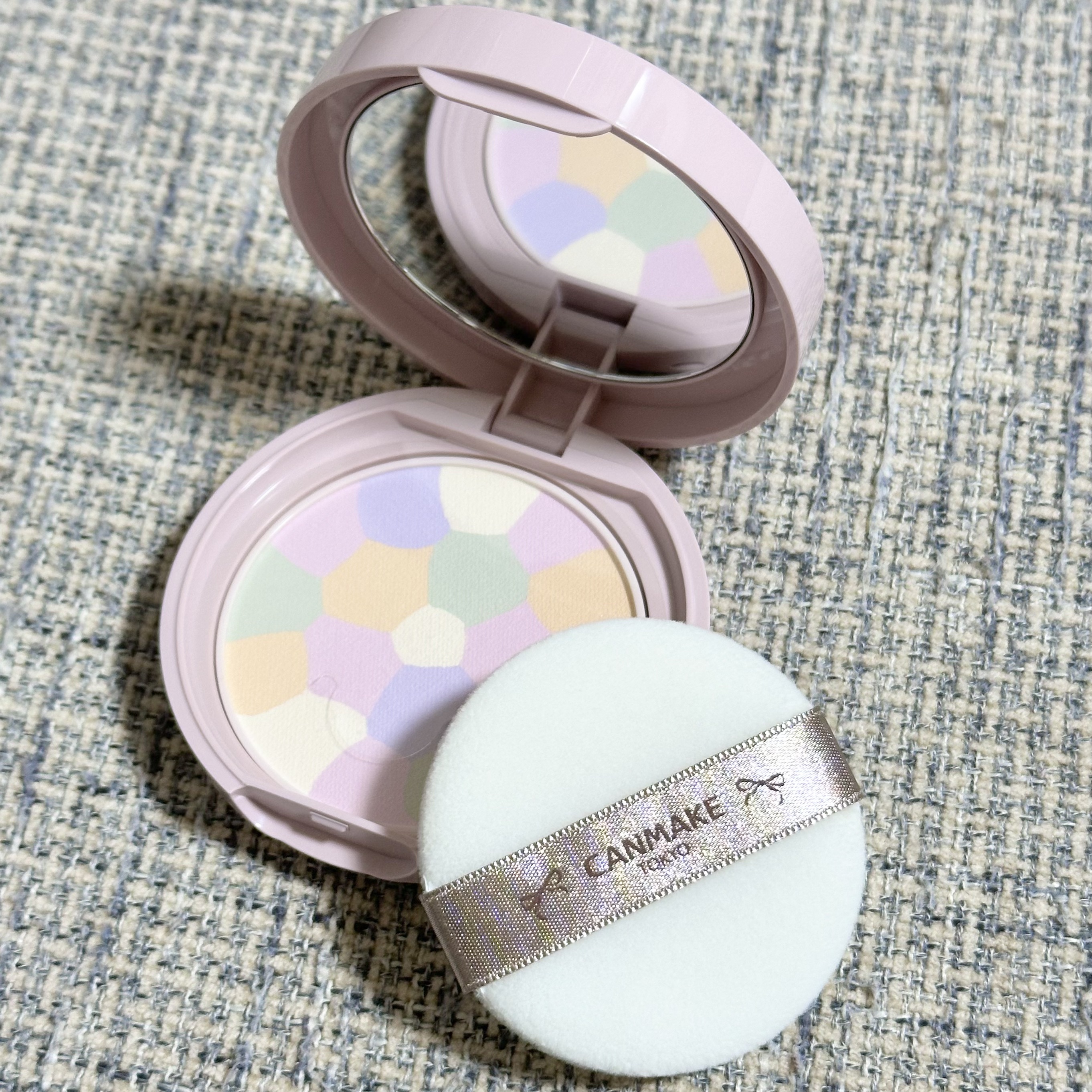 マシュマロフィニッシュパウダー　～Abloom～/キャンメイク/プレストパウダーを使ったクチコミ（3枚目）