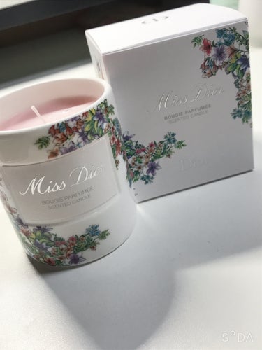 Dior ミス ディオール キャンドルのクチコミ「こんばんは！今回はDiorの「ミス ディオール キャンドル」を紹介していきます！
🎀🤍.｡.:.....」（1枚目）