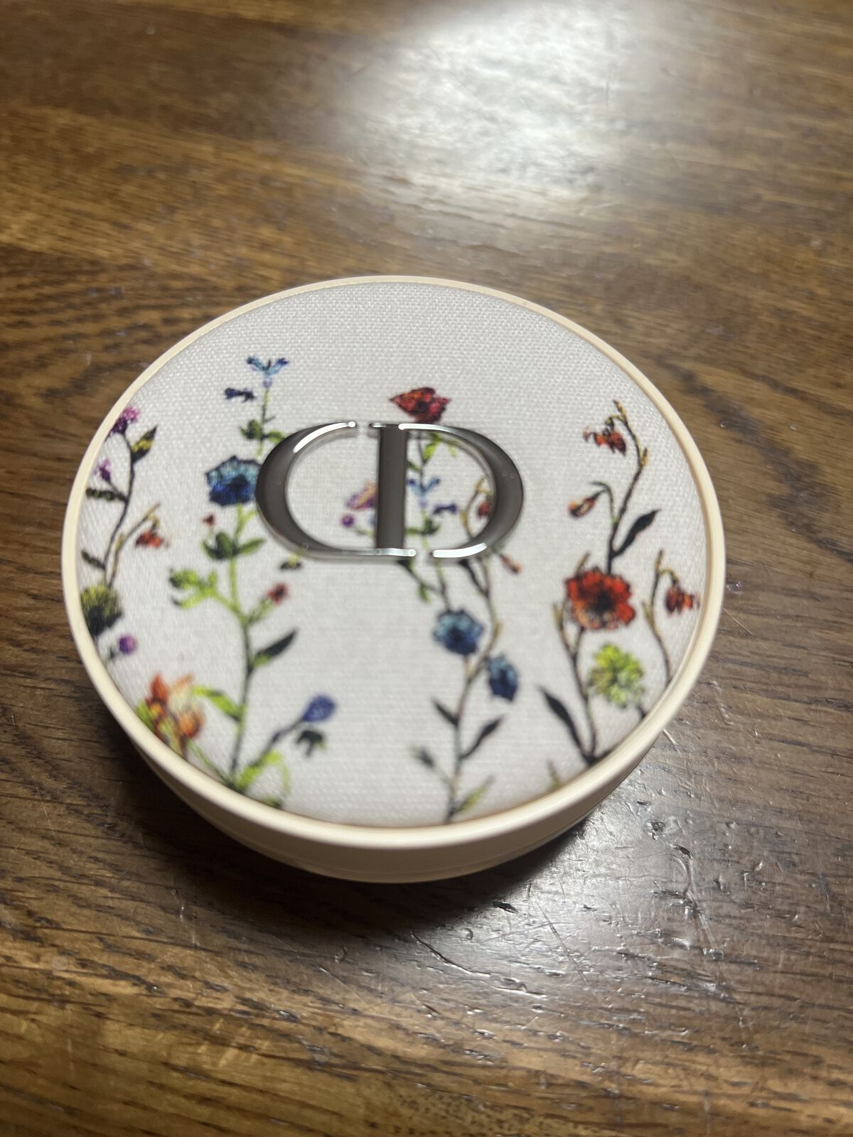 ディオールスキン フォーエヴァー クッション パウダー/Dior/ルースパウダーを使ったクチコミ（1枚目）