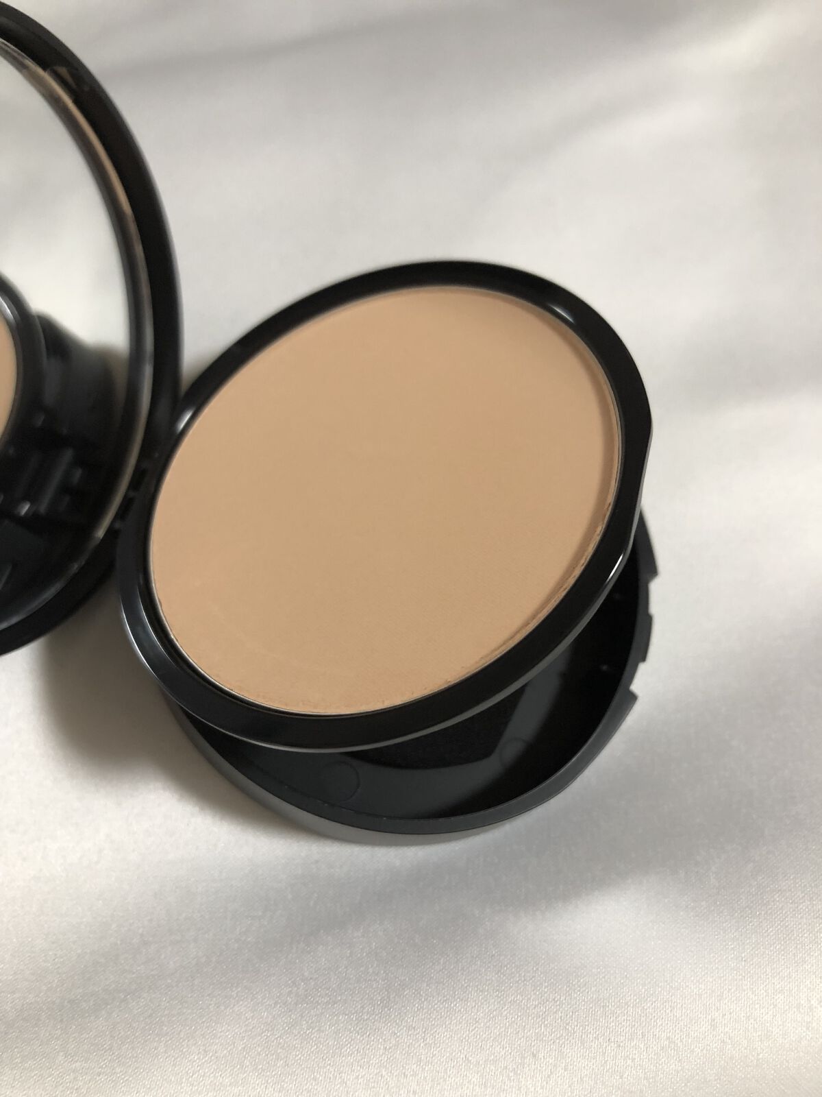 ベアプロ 16HR パウダー ファンデーション/bareMinerals/パウダーファンデーションを使ったクチコミ（3枚目）