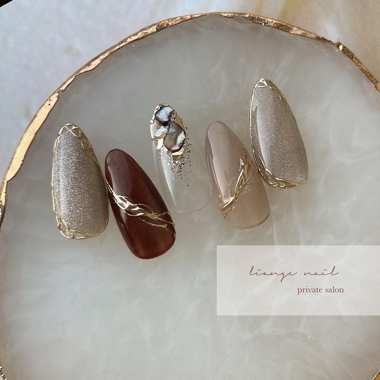 #リアンジェネイル,#柏ネイル,#ネイル,#ニュアンスネイル,#大人ニュアンスネイル,#秋ネイル,#冬ネイル,#シェルネイル,#ミラーネイル,#マグネットネイルのネイルデザイン