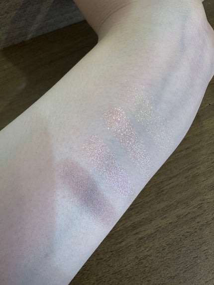 リュクス アイシャドウ クォード グロウ ウィズ ラブ コレクション/BOBBI BROWN/アイシャドウパレットを使ったクチコミ(4枚目)