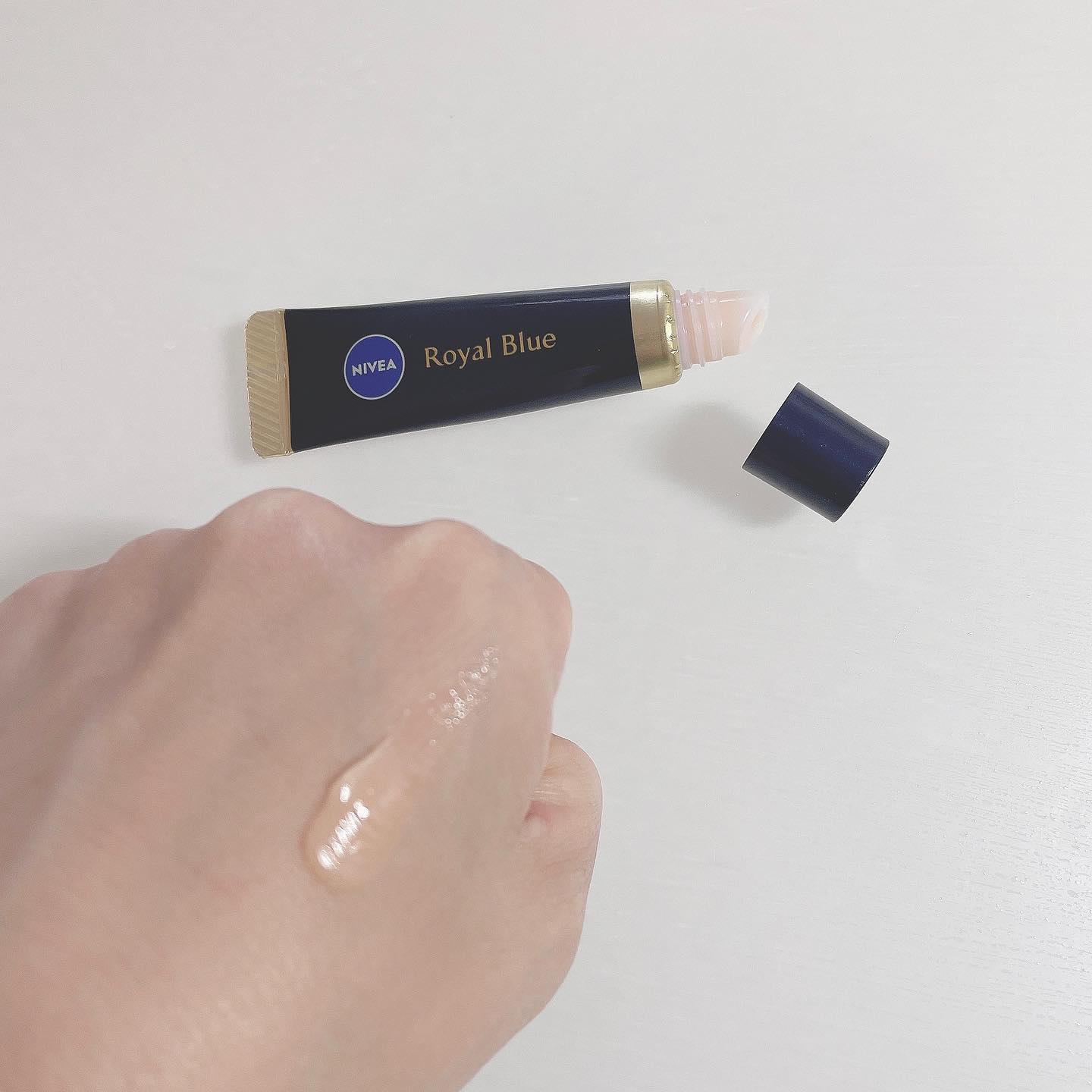 ニベア　ロイヤルブルーリップ　濃密美容ケア/ニベア/リップ美容液を使ったクチコミ（2枚目）