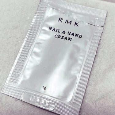 RMK ネイル＆ハンドクリーム＜LC＞のクチコミ「RMK
ネイル＆ハンドクリーム＜LC＞

サンプルでいただき４回ほど使用しました。
爪にも使え.....」（2枚目）