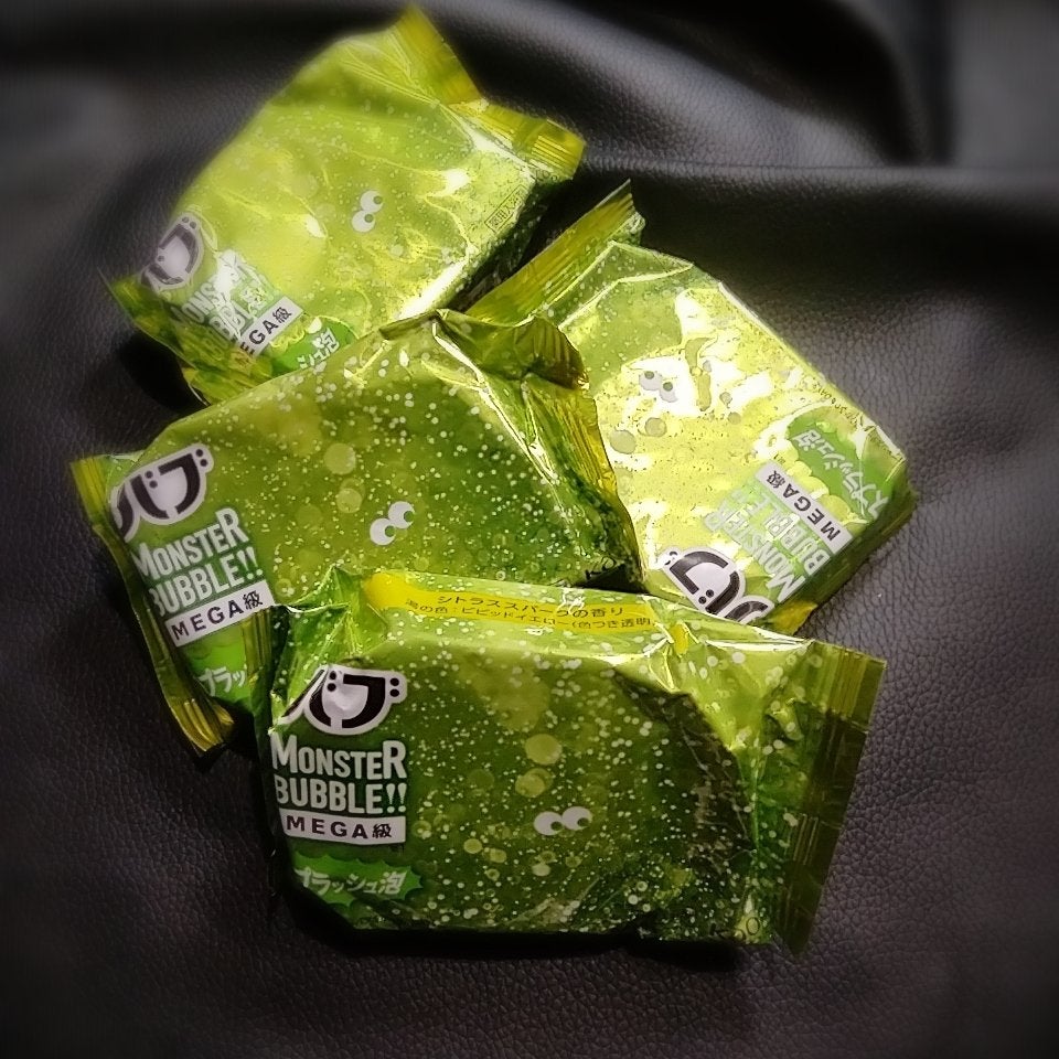 バブ モンスターバブルMEGA級 スプラッシュ泡 シトラススパークの香り/バブ/炭酸系入浴剤を使ったクチコミ(4枚目)