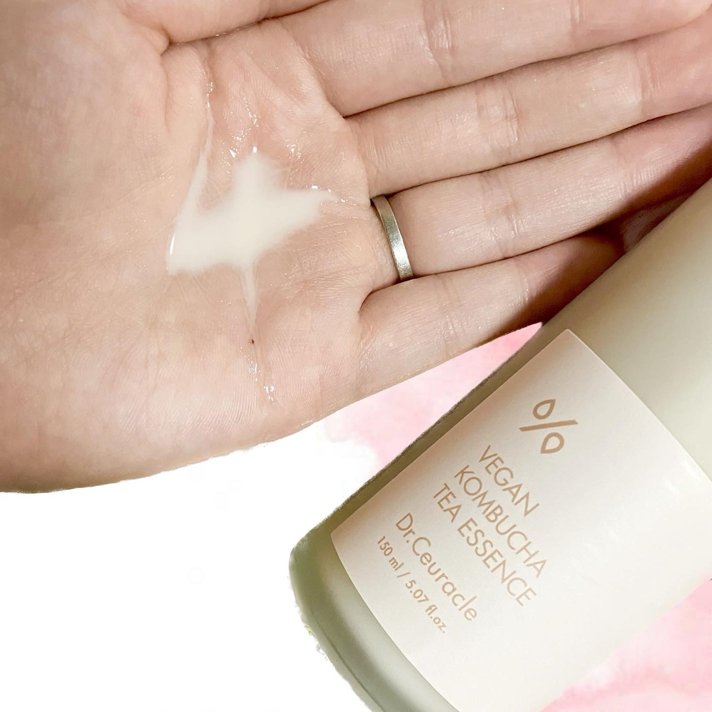 ヴィーガンコンブチャ ティー エッセンス/Dr.Ceuracle/オールインワン化粧品を使ったクチコミ(3枚目)